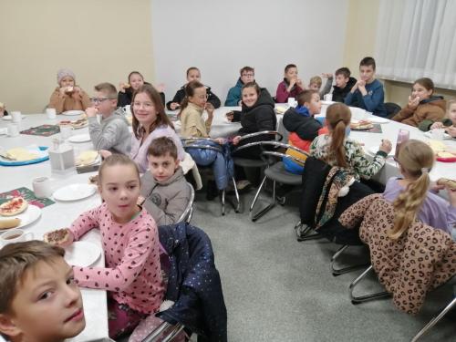 Nasze roraty i wizyta Świętego Mikołaja w kościele 2024 r. Zapraszam do dalszego uczestnictwa wszystkie dzieci i parafian.